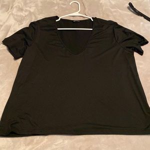 plain black t-shirt